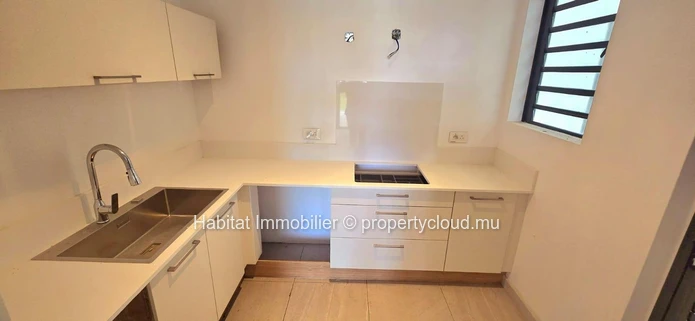 This stunning unfurnished beachfront villa of 300 m² nestled within an intimate and secure residence, offers an idyll...