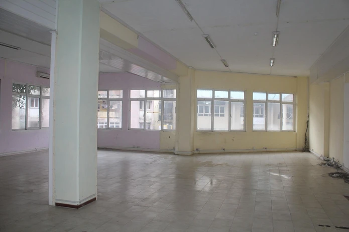FOR SALE - Commercial space of 208 m2 in Quatre Bornes. 