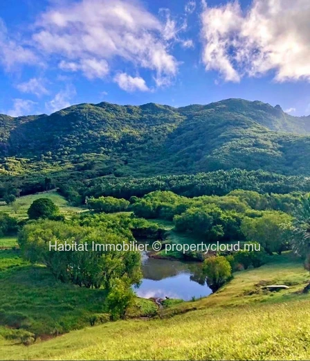 FOR SALE - Beautiful plot of land of 160 toises enjoying an exceptional view of the mountain, located at Domaine de L...