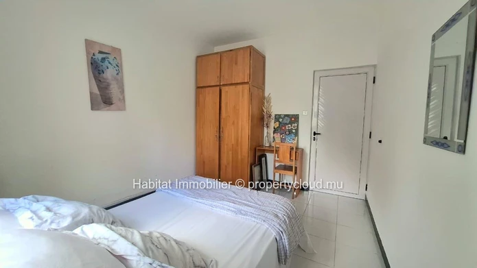 This charming furnished and equipped apartment of approximately 80 m² in Péreybère