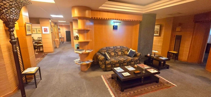 Discover this elegant, air-conditioned and unfurnished office of 360 m2, ideally located in the heart of Port Louis