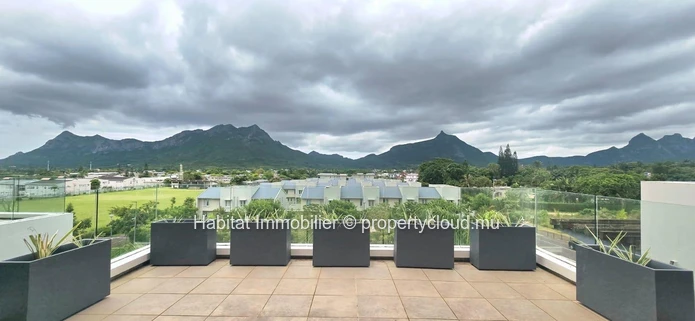 To rent: This charming contemporary furnished and equipped apartment of 108 m² in Helvétia 