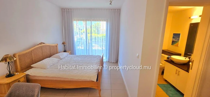 To rent : Beautiful apartment of 127 m², furnished and equipped, nestled in the heart of the prestigious domain of Az...