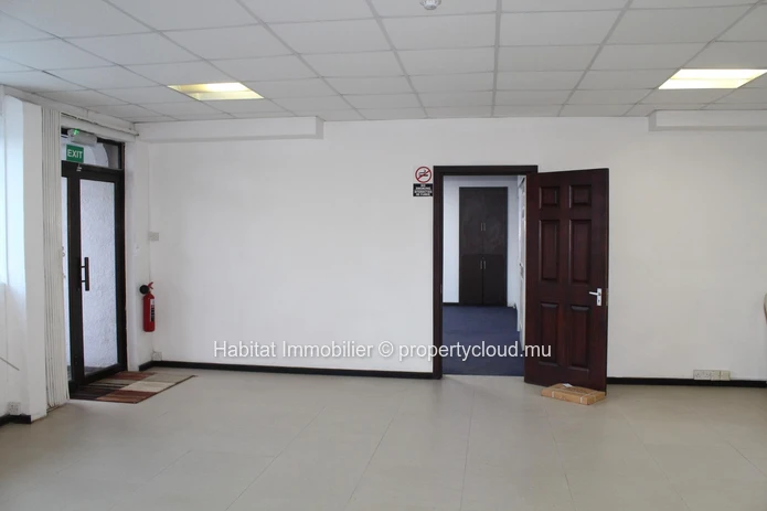 A vendre - Bâtiment commercial non-meublé de 1420 m2 bien situé à Phoenix.