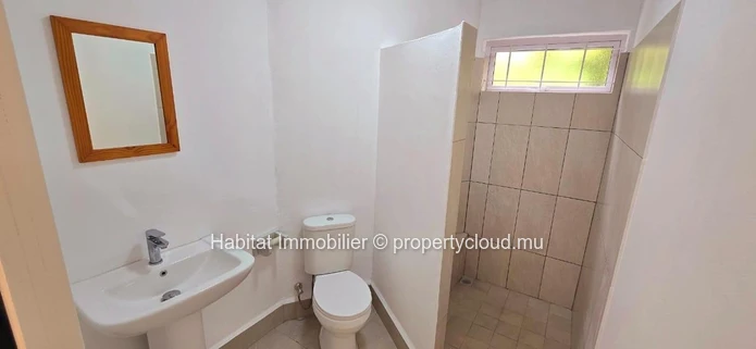FOR SALE - Beautiful unfurnished house of 371 m2 on a plot of land of 286 toises  in Floreal
