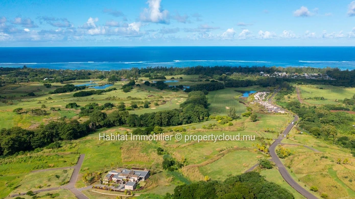 Découvrez une opportunité unique d'acquérir un terrain dans un prestigieux domaine privé à Bel Ombre, situé au sud-ou...