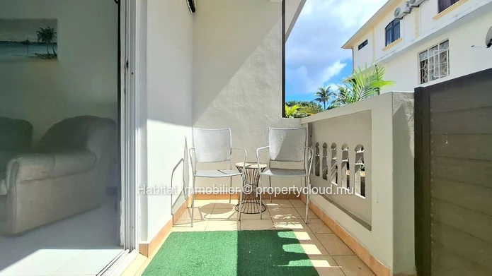 This charming furnished and equipped apartment of approximately 80 m² in Péreybère