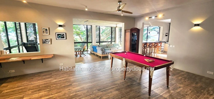 TO RENT - Charming furnished and equipped house of 500 m2 on a plot of land of 1,000 m2 (263 toises) is located in a ...