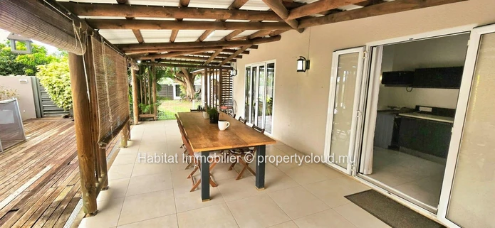 Charmante maison meublée et équipée de 200 m², sur un terrain de 168 toises à Tamarin