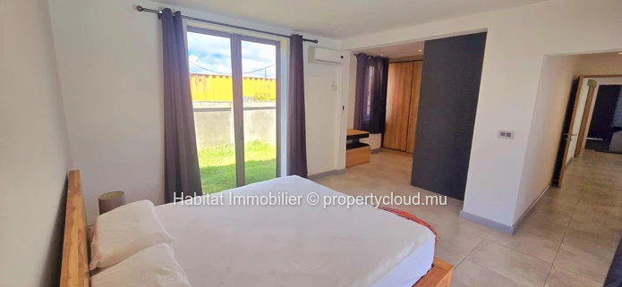 Discover this charming family house furnished and equipped of 310 m² on a plot of land of 222 toises, ideally located...