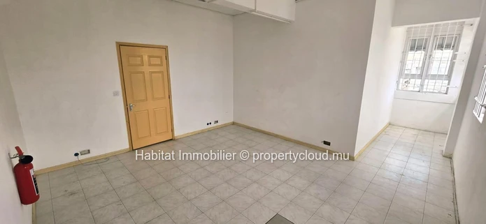 A louer : Bureau spacieux non-meublé de 1161 m² à Port-Louis