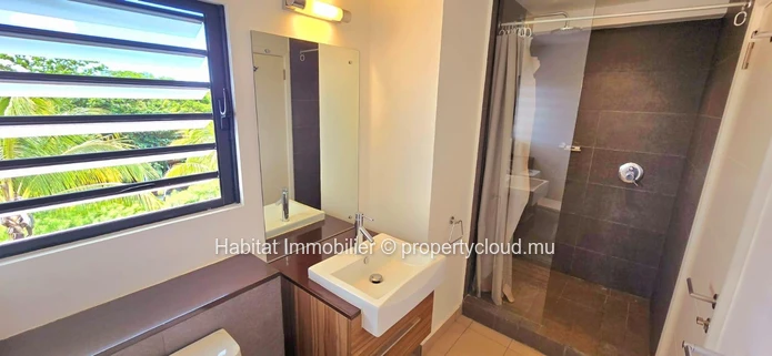 Stunning penthouse of 229 m², furnished and equipped, located in the exclusive Azuri estate