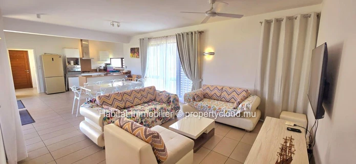 Splendide penthouse de 229 m², meublé et équipé, situé dans le domaine exclusif d'Azuri 