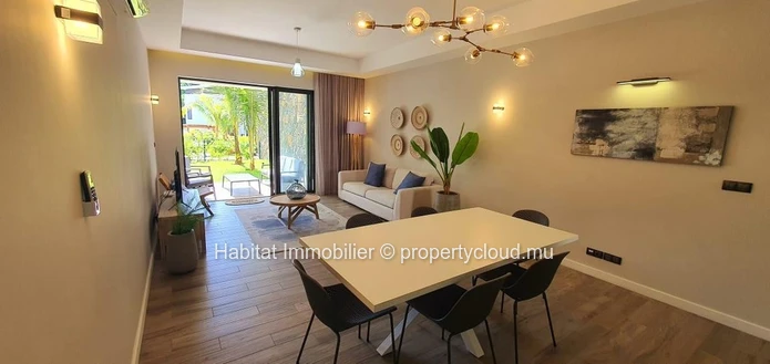 TO RENT - Beautiful beachfront apartment of 133 m2 furnished and equipped on the ground floor located in Belle Mare