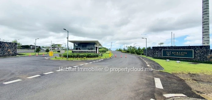 Magnifique terrain de 439 toises situé dans le lotissement privé 