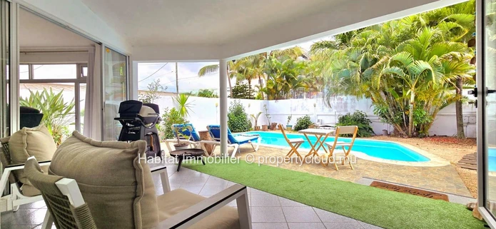 Charmante maison familiale non meublée de 325 m² sur un terrain de 93 toises, idéalement située dans un quartier calm...