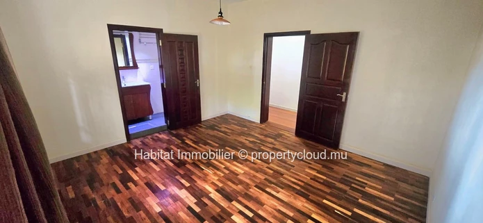 Bel appartement non meublé de 132 m² idéalement situé au rez-de-chaussée d'une résidence à Montagne Ory, Moka