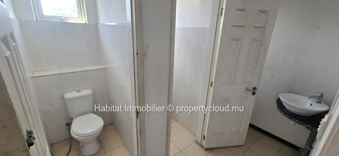Bureau 163 m² situé à Port-Louis, à proximité de l'hôpital Jeetoo