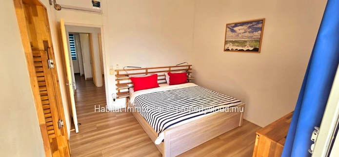 To rent : Charming beachfront duplex of 138 m² in Roches Noires 