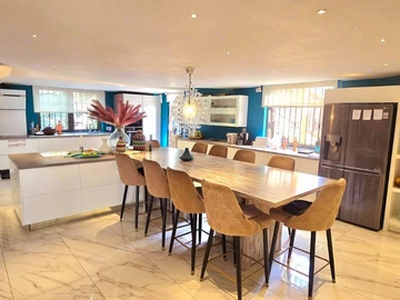 4 Bedroom Villa