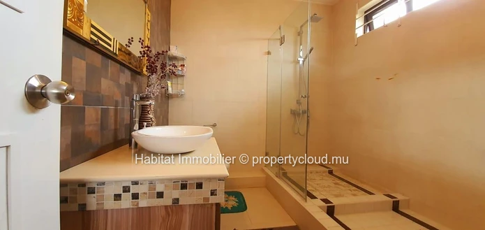TO RENT - Furnished and equipped family home of 343 m2 on a land of 133 toises located in the famous morcellement of ...