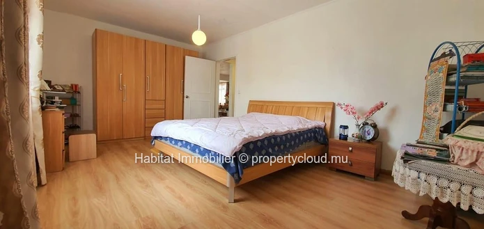 A VENDRE - Maison familiale meublée et équipée de 343 m2 sur un terrain de 133 toises située dans le morcellement rép...