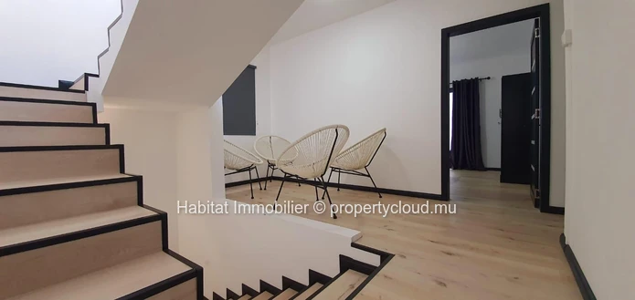 To rent : Duplex of 151 m² in Mont Choisy at 5 minutes walk from the beach