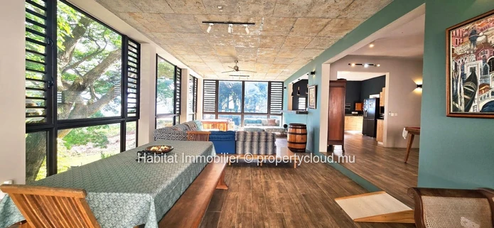 TO RENT - Charming furnished and equipped house of 500 m2 on a plot of land of 1,000 m2 (263 toises) is located in a ...