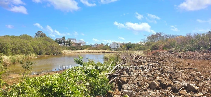 Beau terrain résidentiel de 875 toises, idéalement situé à Chemin Vingt Pieds Grand Baie