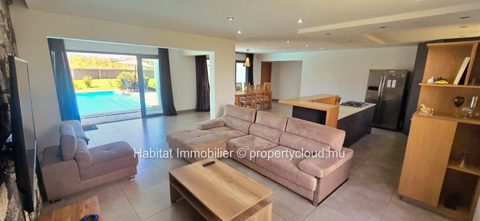 Discover this charming family house furnished and equipped of 310 m² on a plot of land of 222 toises, ideally located...