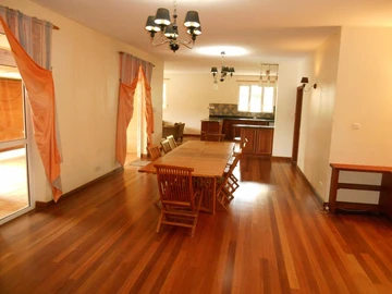 5 Bedroom Villa