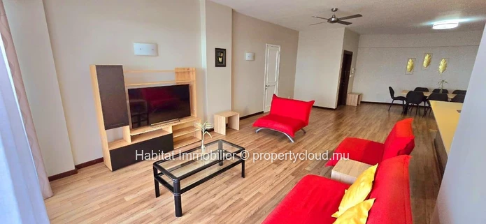 Bel appartement meublé et équippé de 135 m² situé à Vandermeersch, Rose-Hill