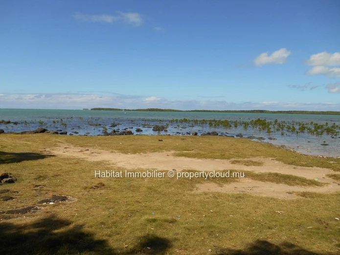 FOR SALE - Nice residential plot of land of 1298 toises in Grand Gaube
