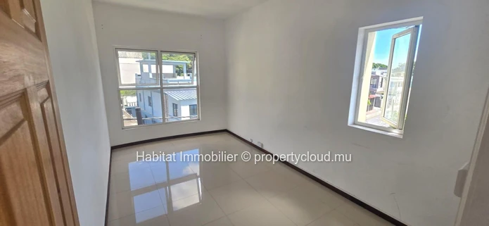 A louer : Bureau 163 m² situé à Port-Louis, à proximité de l'hôpital Jeetoo 