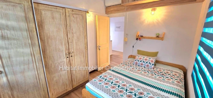 To rent : Charming beachfront duplex of 138 m² in Roches Noires 